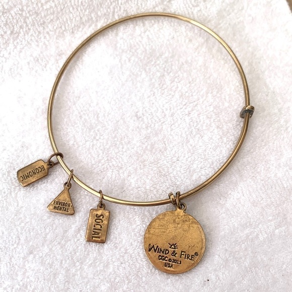 Wind & Fire Best Friend Charm Bracelet Gold Finish Expandable 2”- 3.5” - Picture 3 of 4